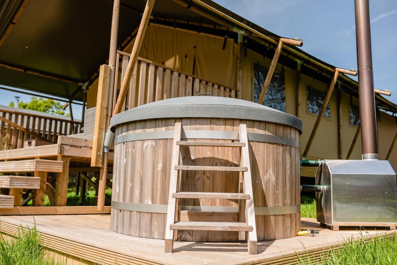 Hencote Vineyard Glamping Village 什鲁斯伯里 外观 照片